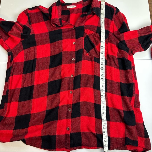 ❌SOLD❌Maurices Long Sleeve Plaid Shirt Women's sz XL Red Black Christmas - Picture 6 of 10